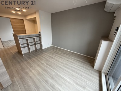 居室・リビング　カウンターキッチンなので広々と使用できるリビング！