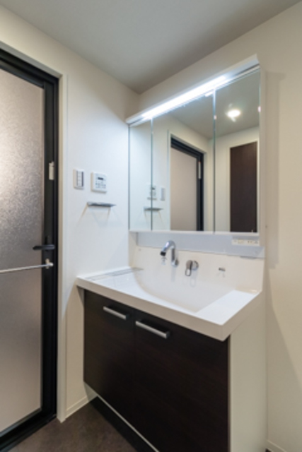 洗面設備　※写真は同タイプ住戸です。