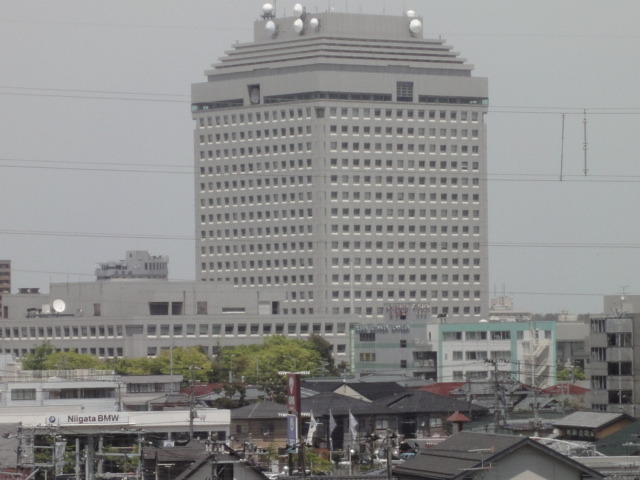 役所　新潟県庁（役所）まで332m