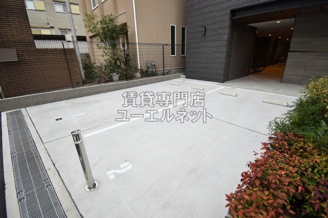 駐車場　敷地内駐車場