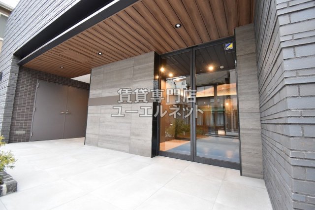 エントランス　オートロック完備