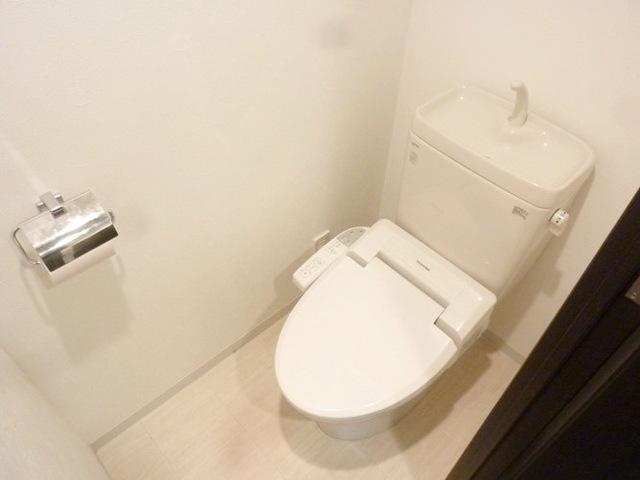 トイレ　※別部屋の参考写真です。