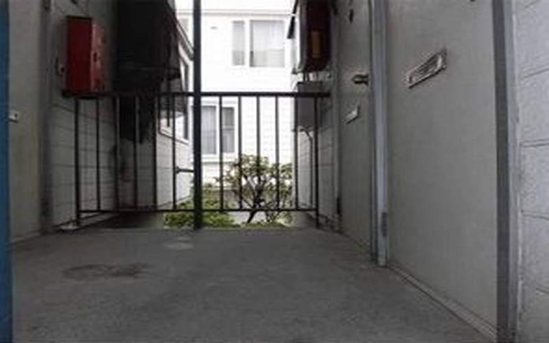 その他共有部分　共同スペース、玄関前の様子です