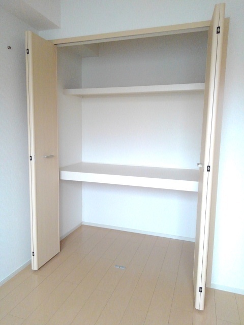 収納　★仕切り付きで収納しやすい★