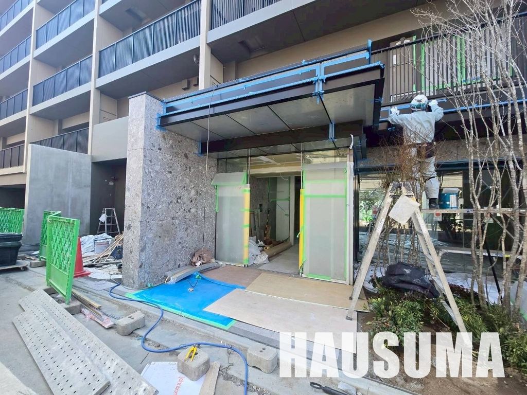 エントランス　駐車場