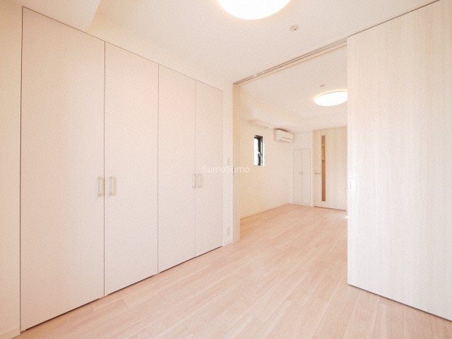 その他部屋・スペース　落ち着いて過ごせるお部屋なので、寝室にいかがでしょうか