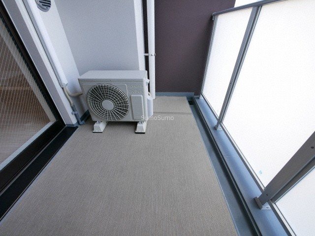 バルコニー　バルコニーからの眺めを楽しみながら食事をしませんか