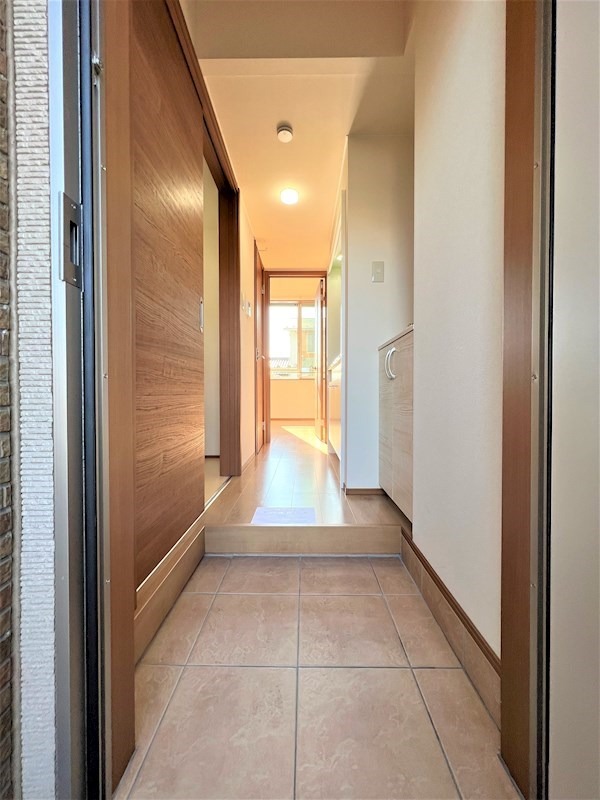 玄関　図面と現状に相違がある場合には現状を優先