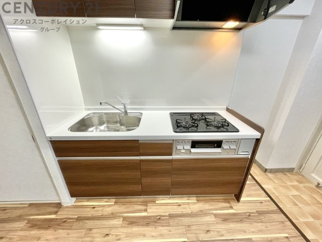 キッチン　3口ガスコンロ付で機能的なキッチンです！