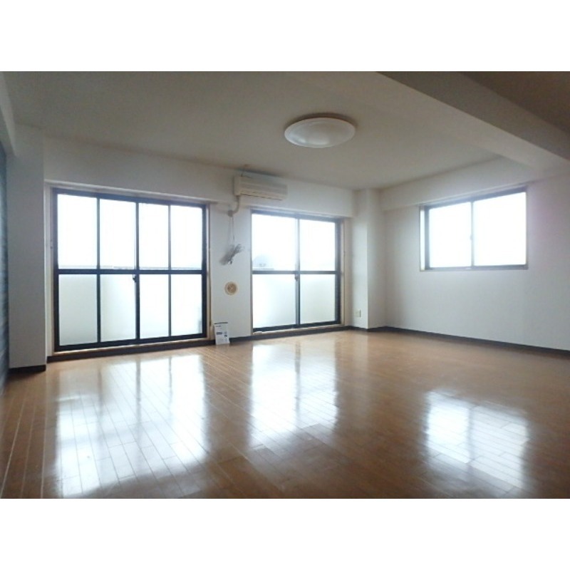 居室・リビング　図面と現状に相違がある場合には現状を優先