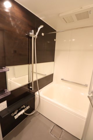 バス・シャワールーム　お風呂で日々の疲れを落としましょう