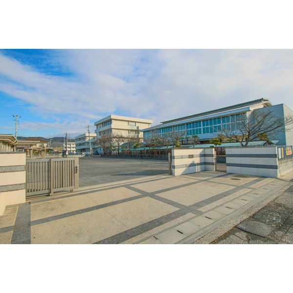 中学校　岡山市立竜操中学校（中学校）まで1038m