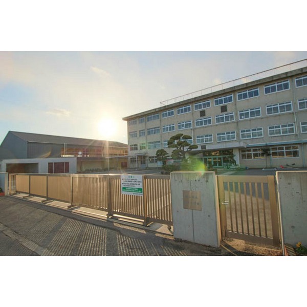 小学校　岡山市立幡多小学校（小学校）まで1313m