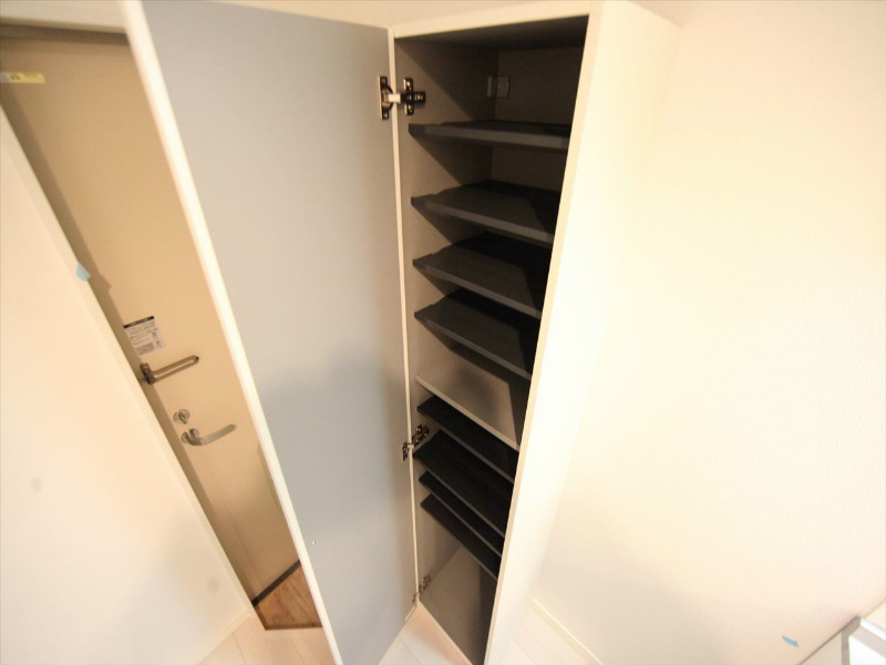 玄関　玄関　シューズボックス（収納充実してます）