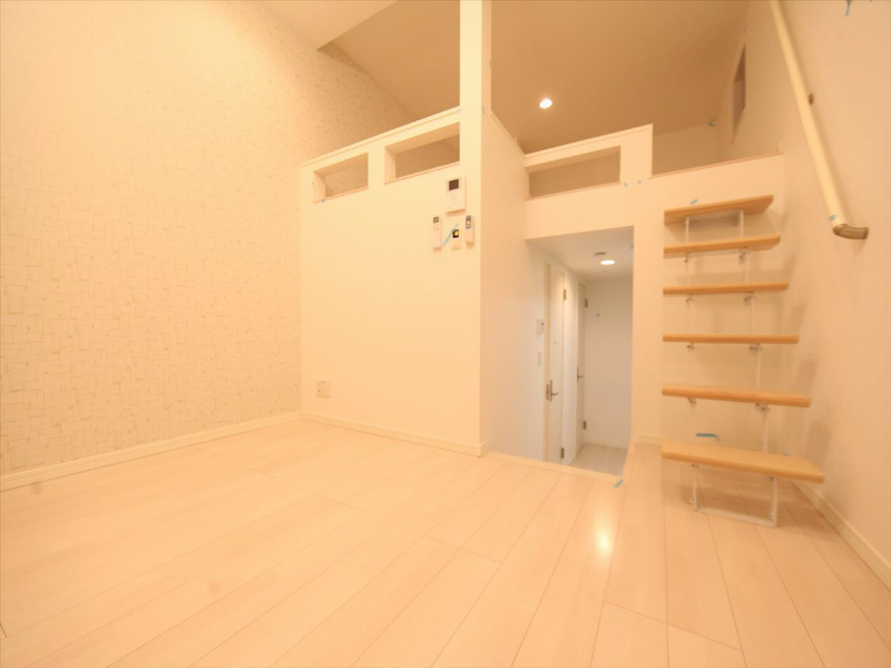 居室・リビング　洋室6.3帖　上階ロフト6.4帖（収納でもお部屋でも使えます