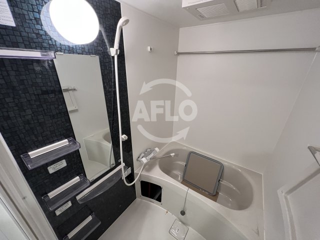 バス・シャワールーム　セレニテ天六リアン　浴室