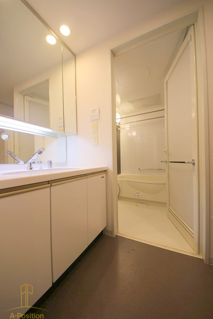 洗面設備　レジディア都島II