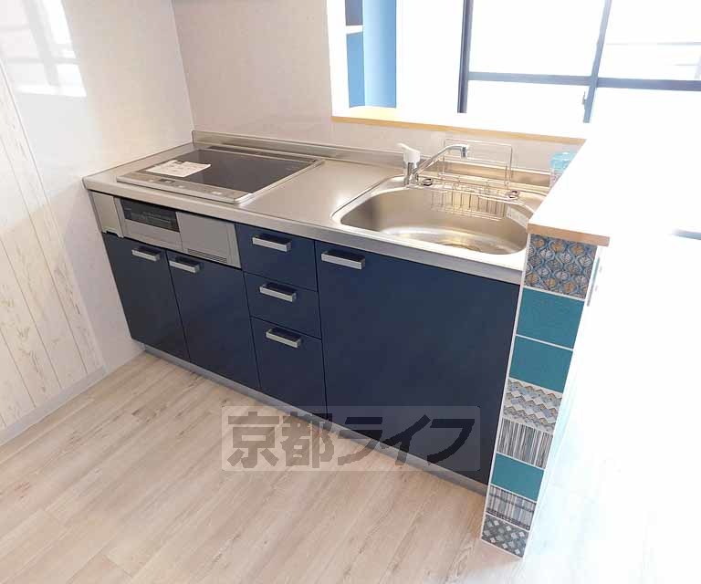 キッチン　２口ＩＨのグリル付きシステムキッチンです。