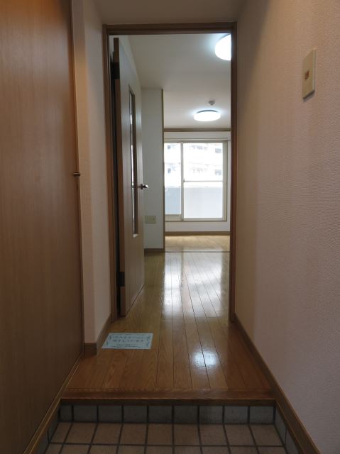 玄関　※別部屋の参考写真となります※現況優先※