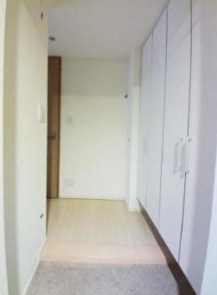 玄関　（別タイプ参考写真）サンピエス根津　文京区根津1