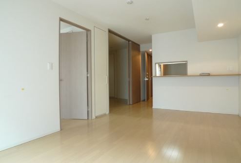 居室・リビング　（別タイプ参考写真）サンピエス根津　文京区根津1