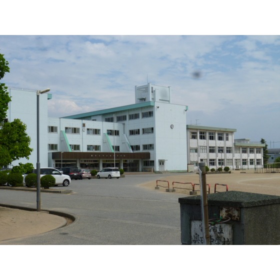 中学校　奥田中学校（中学校）まで3200m