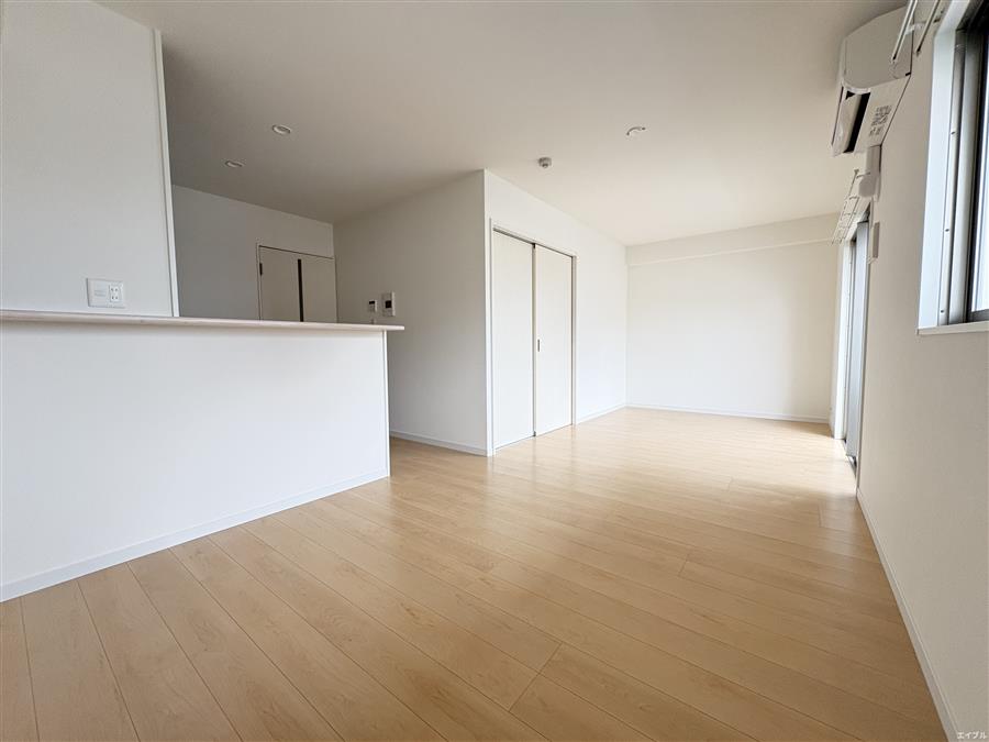 居室・リビング　建築中