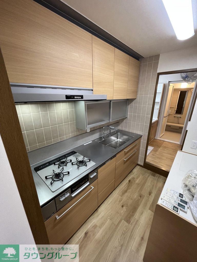 キッチン　玄関