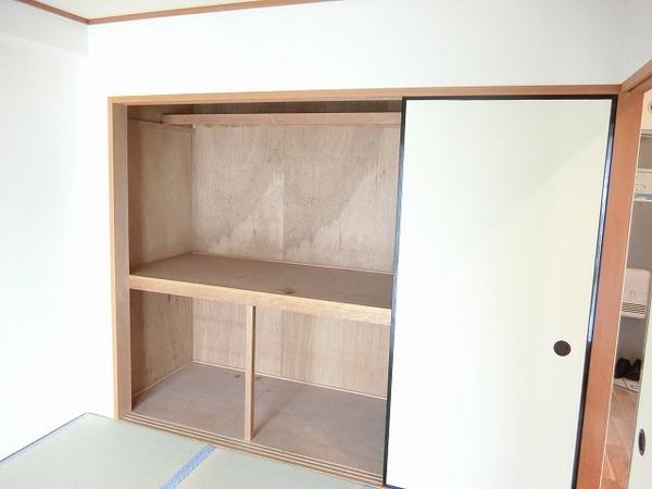 収納　たっぷり押入れ！