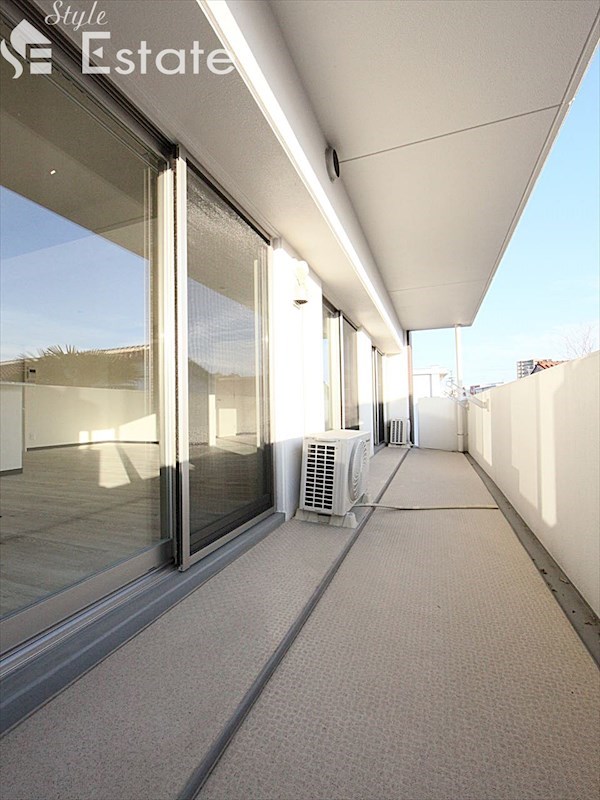 バルコニー　バルコニー