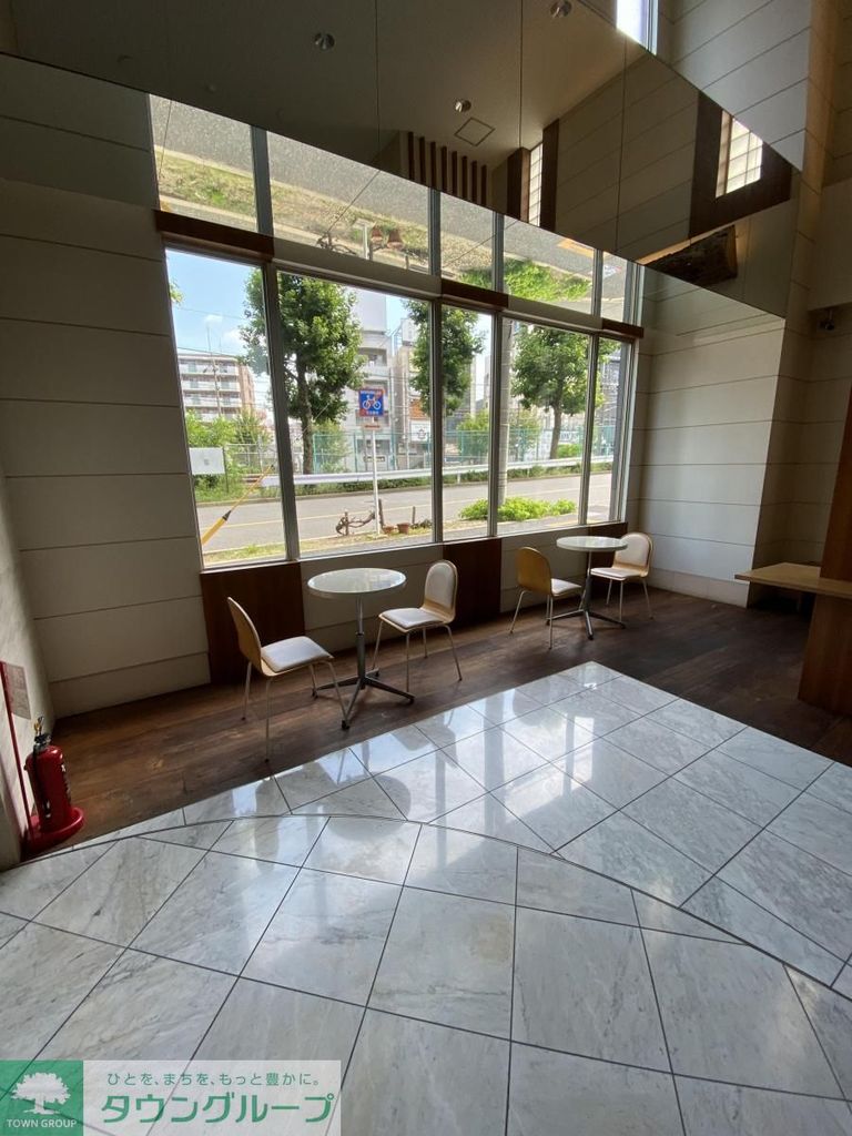 エントランス　バルコニー