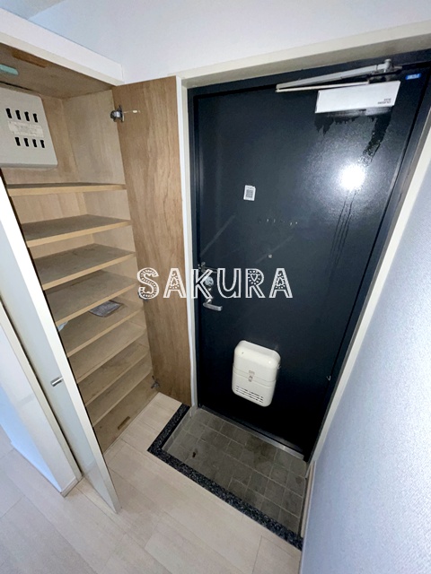 玄関　収納豊富なシューズボックスです♪