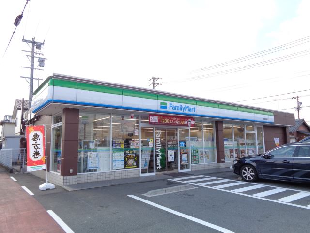コンビニ　ファミリーマート（コンビニ）まで1100m