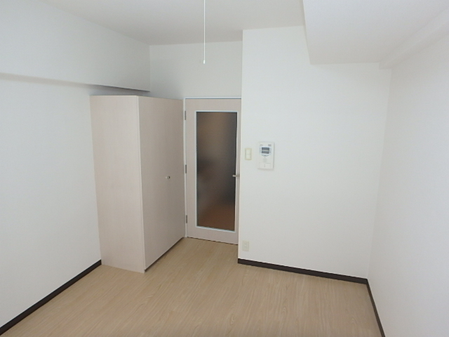 居室・リビング　細部まで室内のリフォームは行き届いております。