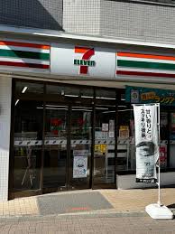 コンビニ　セブンイレブン（コンビニ）まで30m