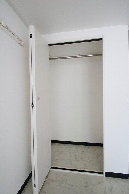 収納　同物件別号室の写真です。