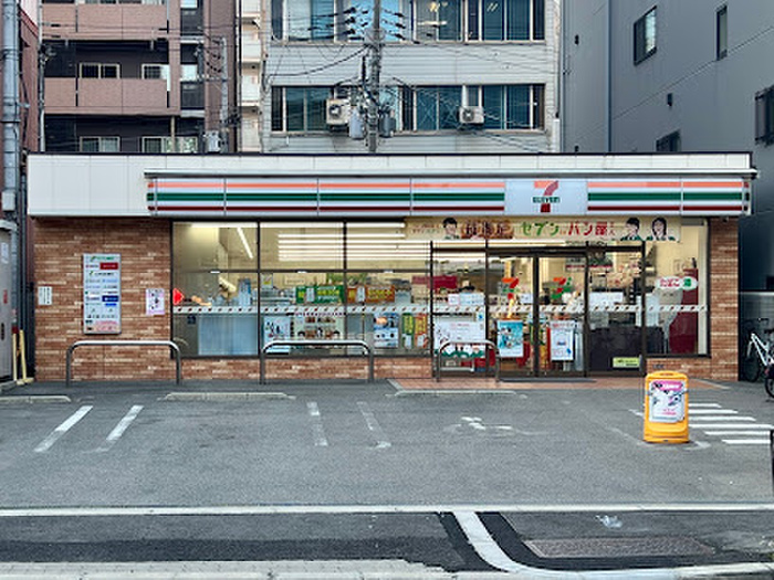 コンビニ　セブン-イレブン 大阪京町堀１丁目店（コンビニ）まで190m