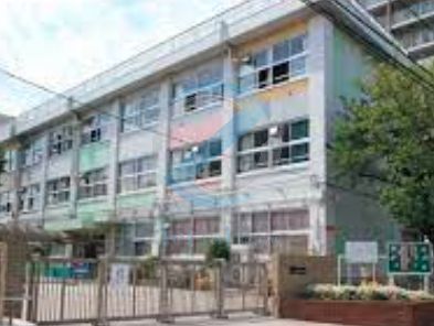 小学校　江戸川区立篠崎小学校（小学校）まで530m