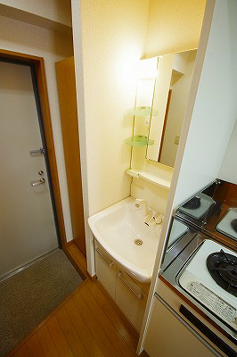 洗面設備　シャワー付洗面台