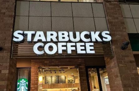 飲食店　スターバックスコーヒー横浜元町店（飲食店）まで540m