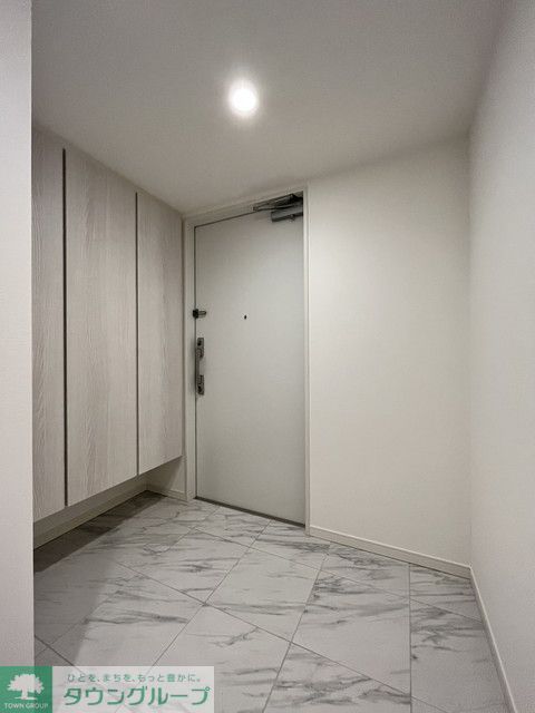 玄関　※写真は同タイプ住戸です。