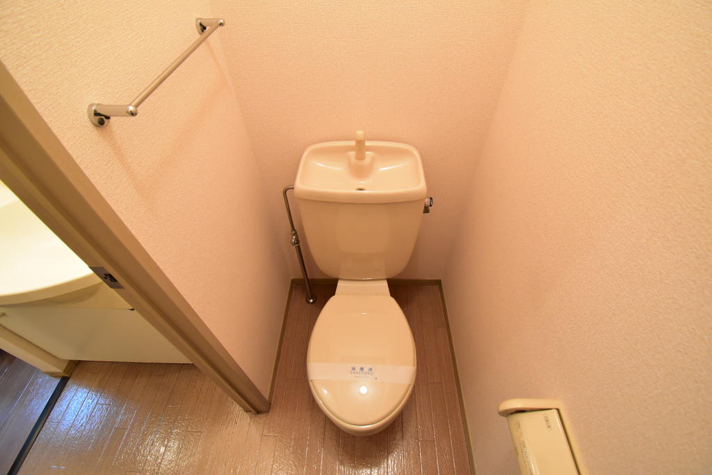 トイレ　※同建物の別のお部屋の写真です。