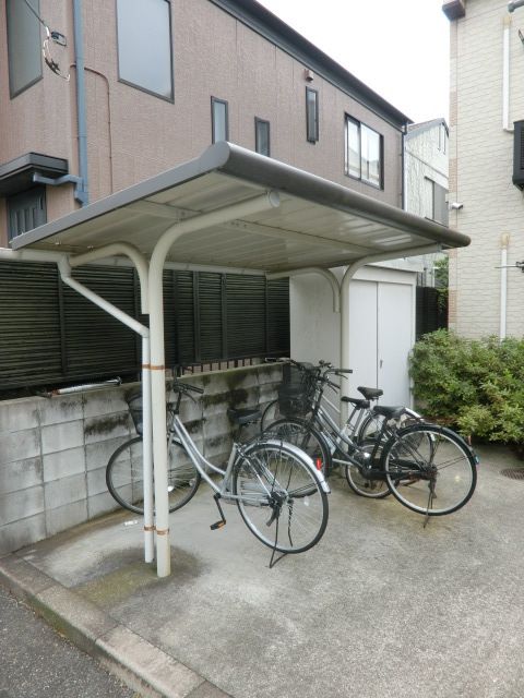 その他共有部分　屋根付き駐輪場