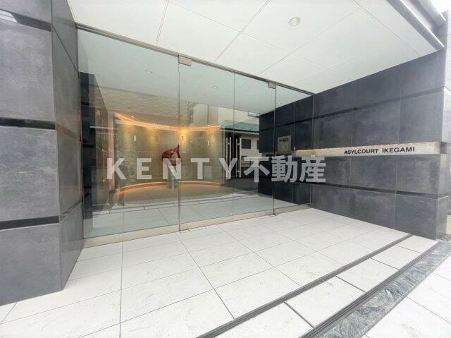 エントランス　建物の内部です