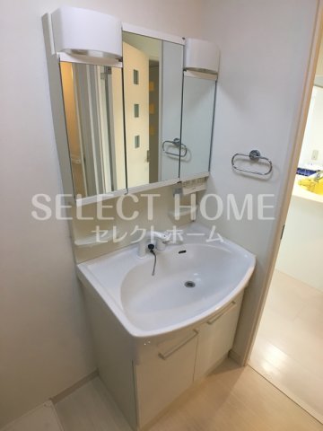 洗面設備　使いやすい独立洗面台です 同型タイプ