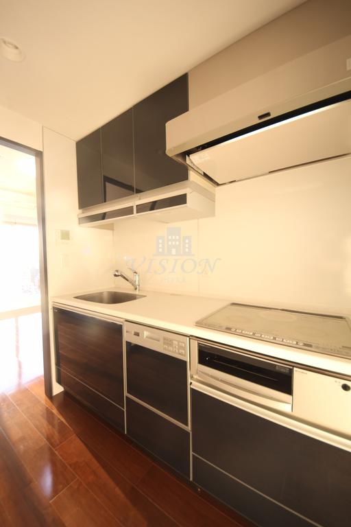 キッチン　別タイプのお部屋の写真になります。