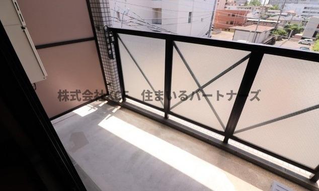 バルコニー　お洗濯にも便利なバルコニー付き