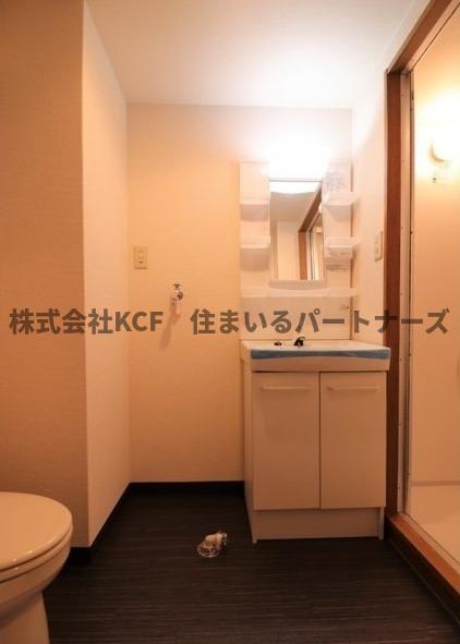 洗面設備　スペースが確保できる洗面所です