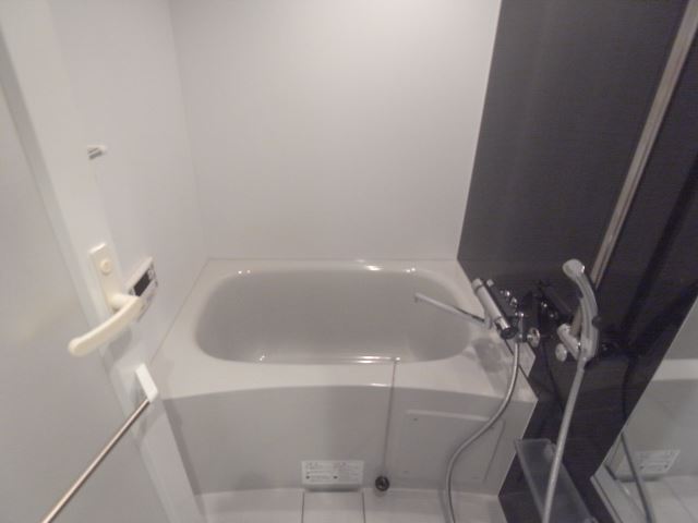 バス・シャワールーム　バスルーム