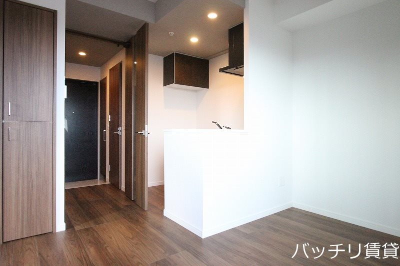 居室・リビング　別号室タイプの為、現状を優先致します。